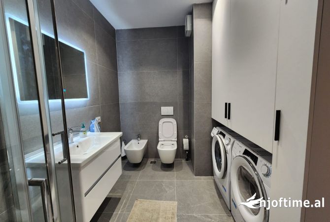 Shtepi me qera Apartament ne Tirane, 2+1, Mobilimi E mobiluar, Pagesa 1,000  Euro.