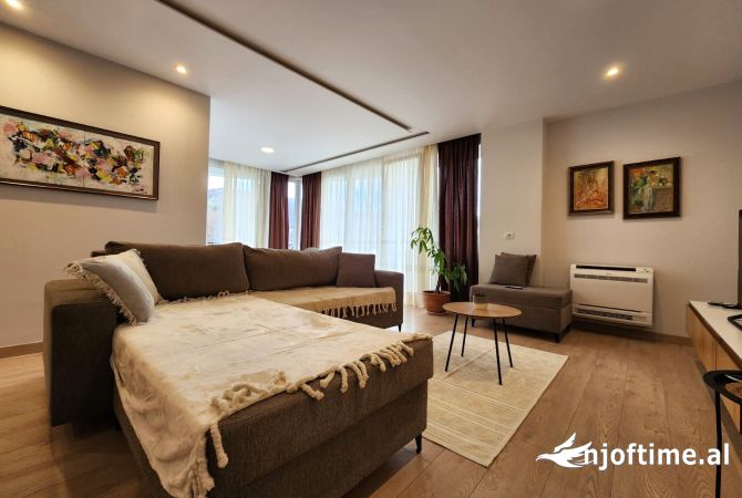 Apartament 3+1+2 tualete per qera Kopshti Botanik!