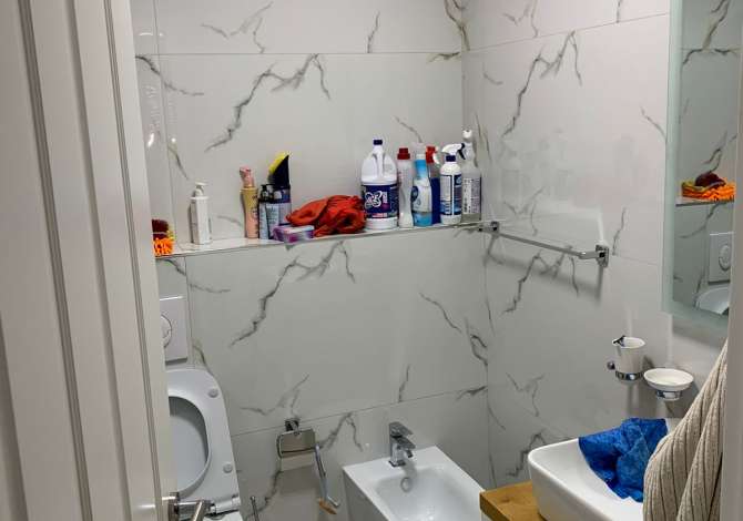 Shtepi ne shitje Apartament ne Tirane, 3+1, Mobilimi E mobiluar, Pagesa 160,000  Euro.