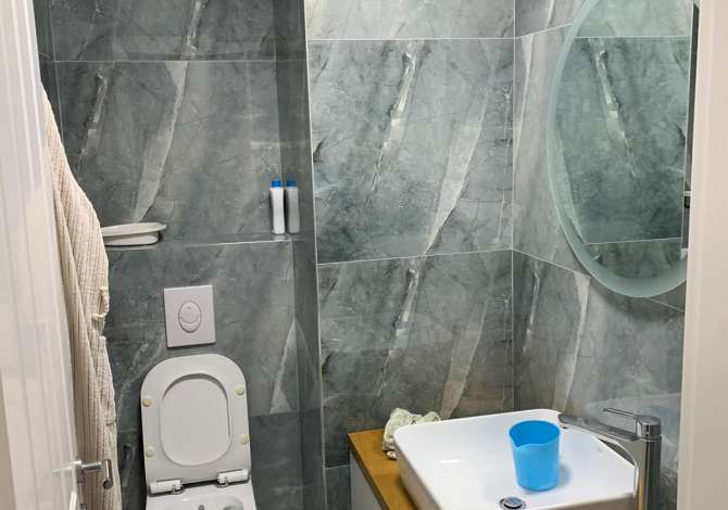 Shtepi ne shitje Apartament ne Tirane, 3+1, Mobilimi E mobiluar, Pagesa 160,000  Euro.