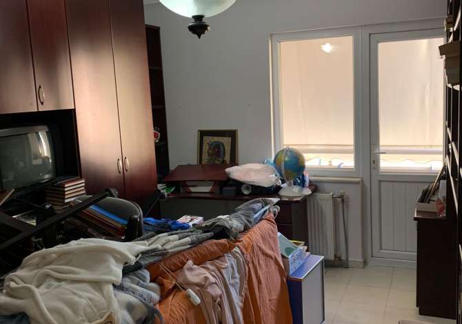 Shtepi ne shitje Apartament ne Tirane, 3+1, Mobilimi E mobiluar, Pagesa 160,000  Euro.
