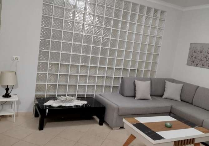 Shtepi me qera Apartament ne Tirane, 1+1, Mobilimi E mobiluar, Pagesa 350  Euro.