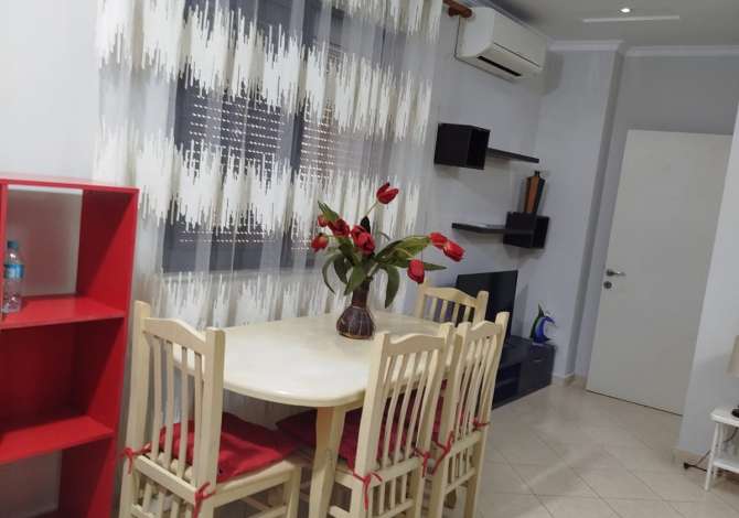 Shtepi me qera Apartament ne Tirane, 1+1, Mobilimi E mobiluar, Pagesa 350  Euro.