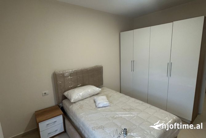 Shtepi me qera 2+1 ne Tirane - 700 Euro