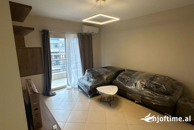 Shtepi me qera 2+1 ne Tirane - 700 Euro