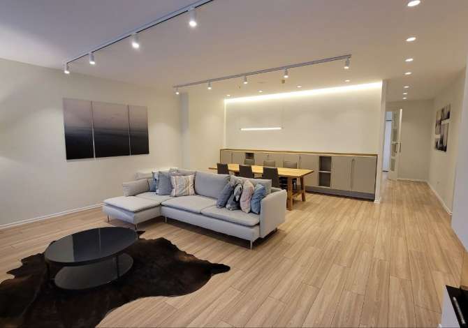 Shtepi ne shitje Apartament ne Tirane, 4+1, Mobilimi E mobiluar, Pagesa 650,000  Euro.