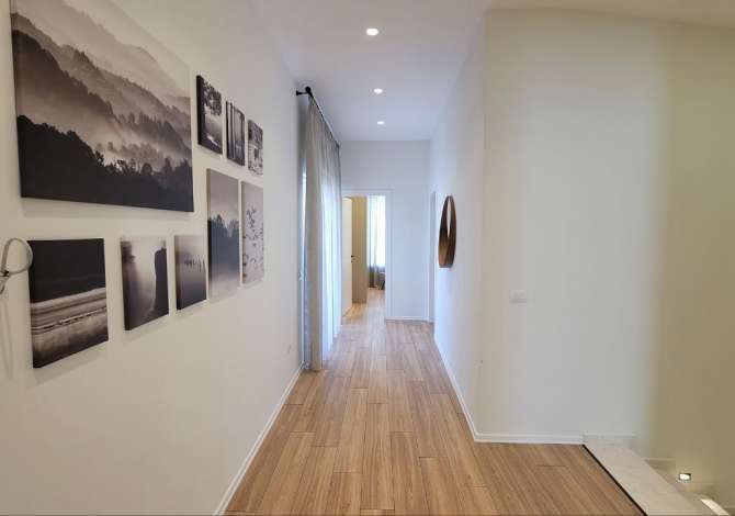 Shtepi ne shitje Apartament ne Tirane, 4+1, Mobilimi E mobiluar, Pagesa 650,000  Euro.