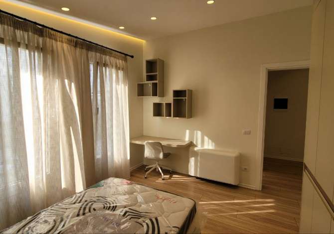 Shtepi ne shitje Apartament ne Tirane, 4+1, Mobilimi E mobiluar, Pagesa 650,000  Euro.