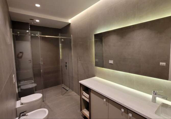 Shtepi ne shitje Apartament ne Tirane, 4+1, Mobilimi E mobiluar, Pagesa 650,000  Euro.