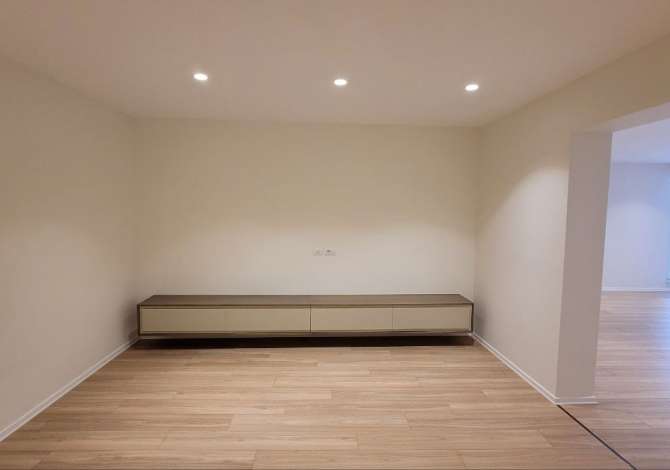 Shtepi ne shitje Apartament ne Tirane, 4+1, Mobilimi E mobiluar, Pagesa 650,000  Euro.