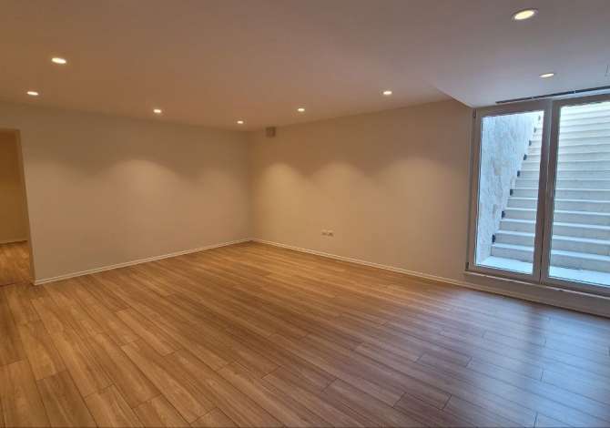 Shtepi ne shitje Apartament ne Tirane, 4+1, Mobilimi E mobiluar, Pagesa 650,000  Euro.