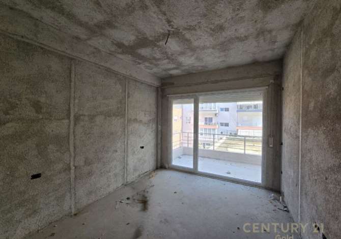 Shtepi ne shitje Apartament ne Tirane, 2+1, Mobilimi Bosh, pa mobiluar, Pagesa 175,000  Euro.