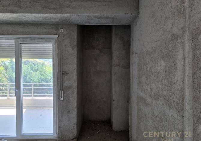 Shtepi ne shitje Apartament ne Tirane, 2+1, Mobilimi Bosh, pa mobiluar, Pagesa 175,000  Euro.