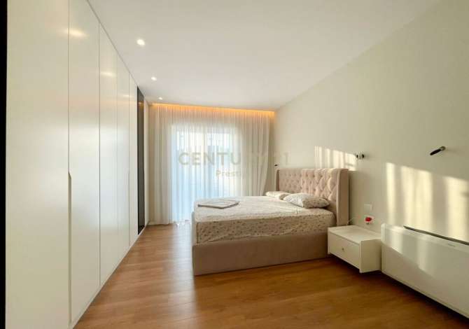 Shtepi me qera Vila Luksoze ne Tirane, 5+1, Mobilimi E mobiluar, Pagesa 4,000  Euro.