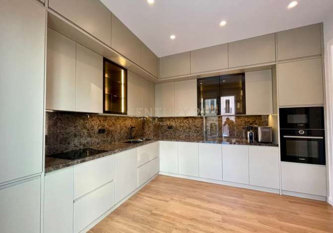 Shtepi me qera Vila Luksoze ne Tirane, 5+1, Mobilimi E mobiluar, Pagesa 4,000  Euro.