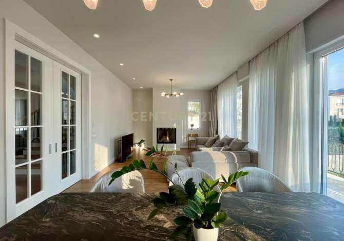 Shtepi me qera Vila Luksoze ne Tirane, 5+1, Mobilimi E mobiluar, Pagesa 4,000  Euro.