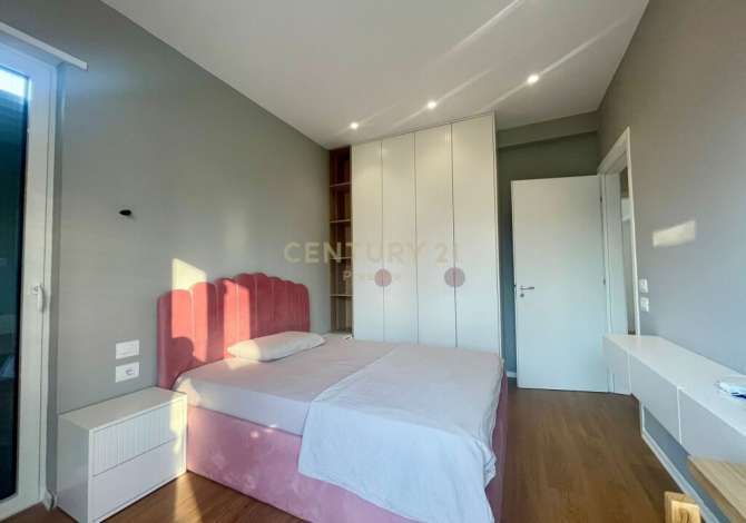 Shtepi me qera Vila Luksoze ne Tirane, 5+1, Mobilimi E mobiluar, Pagesa 4,000  Euro.