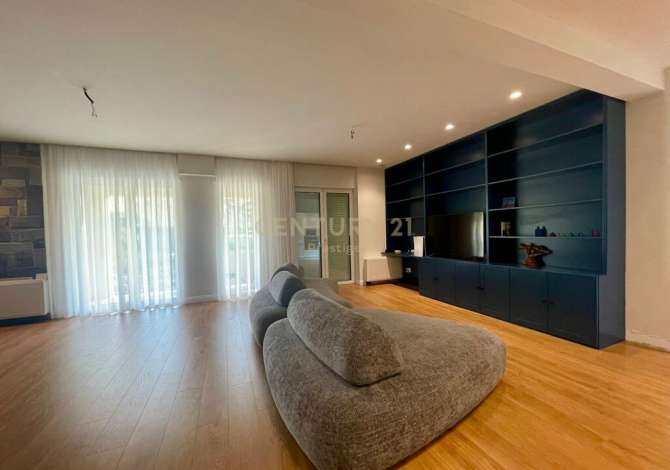 Shtepi me qera Vila Luksoze ne Tirane, 5+1, Mobilimi E mobiluar, Pagesa 4,000  Euro.