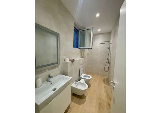 Shtepi me qera Vila Luksoze ne Tirane, 5+1, Mobilimi E mobiluar, Pagesa 4,000  Euro.