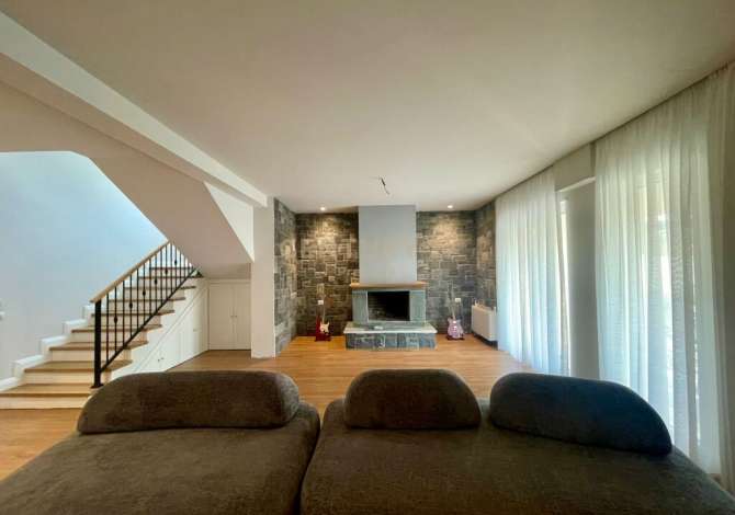 Shtepi me qera Vila Luksoze ne Tirane, 5+1, Mobilimi E mobiluar, Pagesa 4,000  Euro.