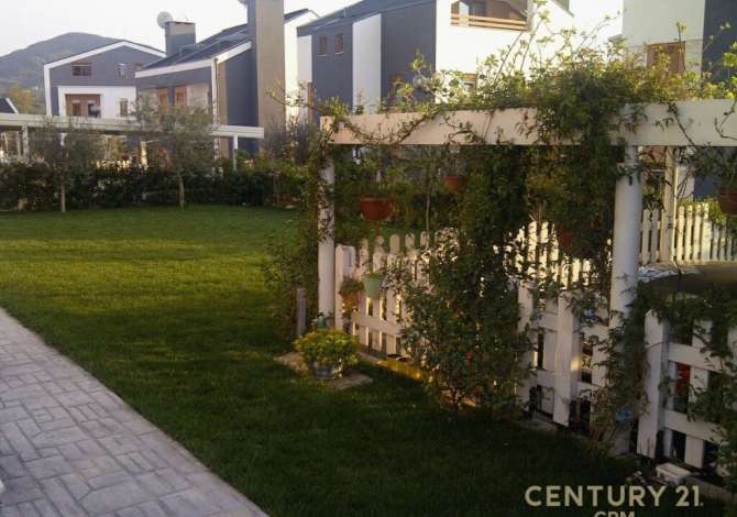 Shtepi ne shitje Vila Luksoze ne Tirane, 4+1, Mobilimi E mobiluar, Pagesa 670,000  Euro.