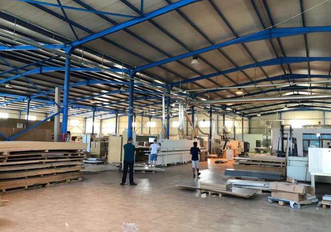 Ambient biznesi me qera 4+1 ne Tirane - 7,000 Euro