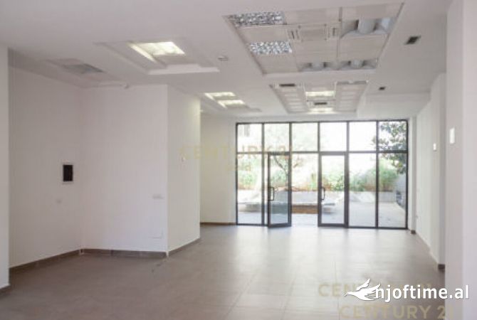 Ambient biznesi me qera 1+1 ne Tirane - 1,000 Euro