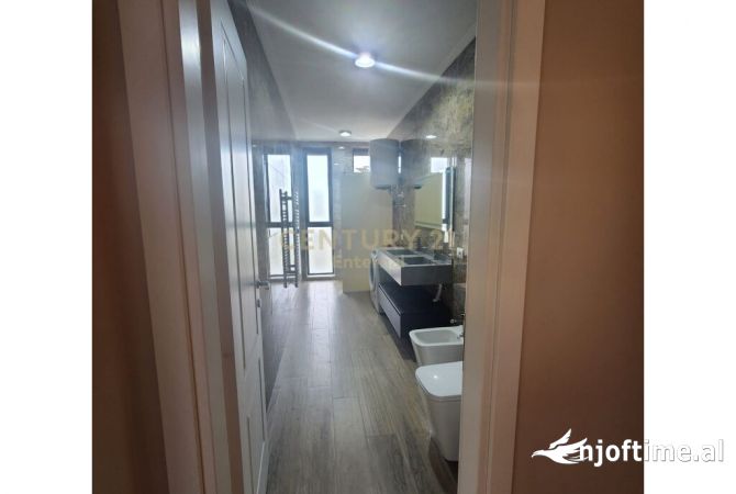 Shtepi ne shitje 2+1 ne Tirane - 285,000 Euro