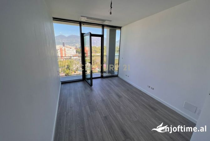Ambient biznesi me qera 3+1 ne Tirane - 1,300 Euro