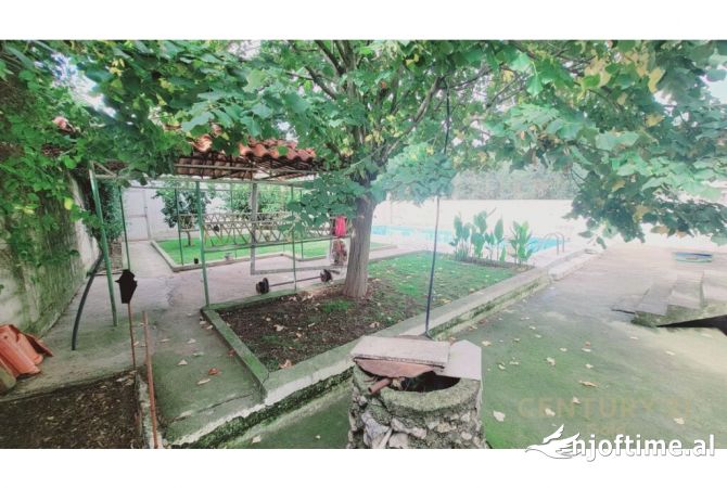 Shtepi ne shitje 7+1 ne Tirane - 360,000 Euro