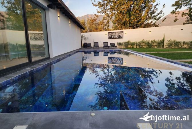 Casa in affitto 4+1 a Tirana - 5,000 Euro