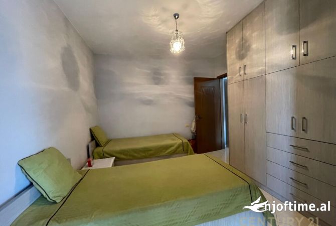 Shtepi ne shitje Apartament ne Tirane, 1+1, Mobilimi E mobiluar, Pagesa 87,000  Euro.