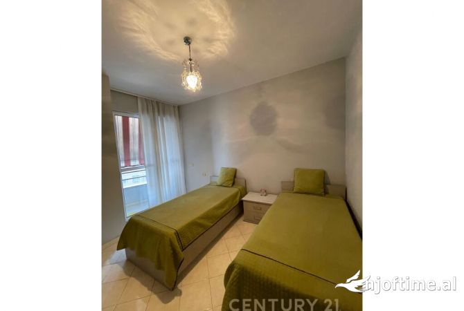 Shtepi ne shitje Apartament ne Tirane, 1+1, Mobilimi E mobiluar, Pagesa 87,000  Euro.