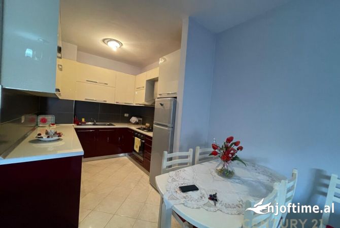 Shtepi ne shitje Apartament ne Tirane, 1+1, Mobilimi E mobiluar, Pagesa 87,000  Euro.
