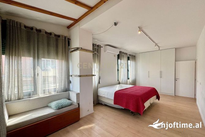 Shtepi ne shitje Apartament ne Tirane, 2+1, Mobilimi E mobiluar, Pagesa 195,000  Euro.