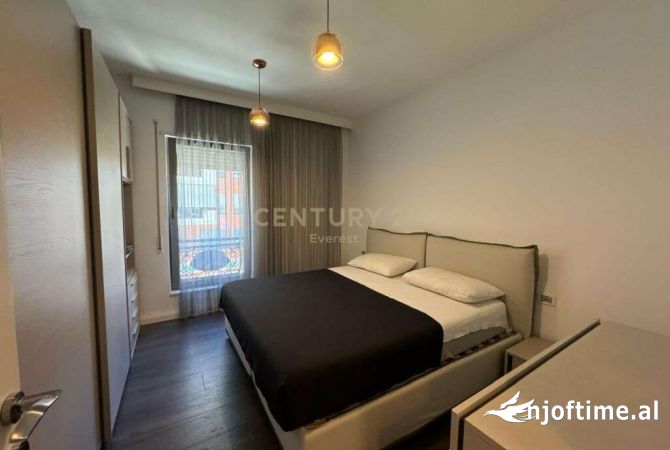 Shtepi ne shitje Apartament ne Tirane, 2+1, Mobilimi E mobiluar, Pagesa 350,000  Euro.