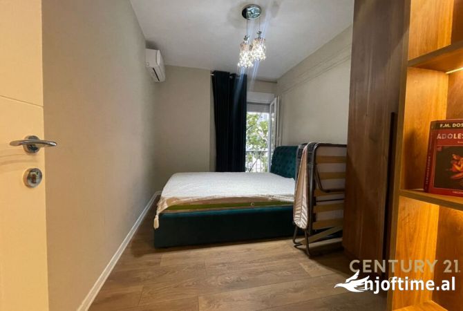 Shtepi ne shitje Apartament ne Tirane, 2+1, Mobilimi E mobiluar, Pagesa 160,000  Euro.