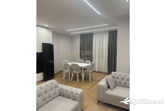 Shtepi ne shitje Apartament ne Tirane, 2+1, Mobilimi E mobiluar, Pagesa 180,000  Euro.