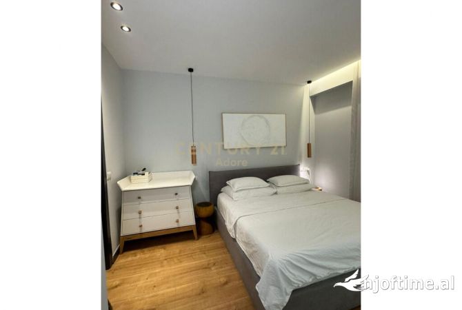 Shtepi ne shitje Apartament ne Tirane, 2+1, Mobilimi E mobiluar, Pagesa 239,000  Euro.