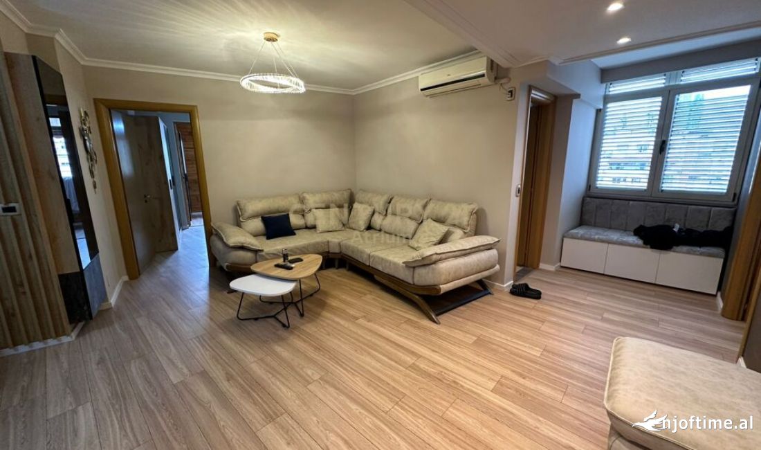 Shtepi ne shitje Apartament ne Tirane, 2+1, Mobilimi E mobiluar, Pagesa 235,000  Euro.