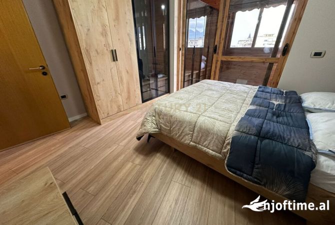 Shtepi ne shitje Apartament ne Tirane, 2+1, Mobilimi E mobiluar, Pagesa 235,000  Euro.