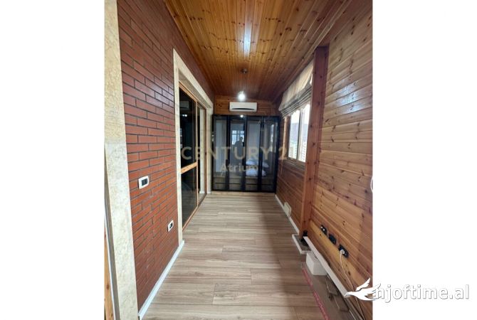 Shtepi ne shitje Apartament ne Tirane, 2+1, Mobilimi E mobiluar, Pagesa 235,000  Euro.