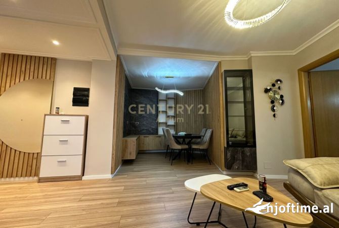 Shtepi ne shitje Apartament ne Tirane, 2+1, Mobilimi E mobiluar, Pagesa 235,000  Euro.