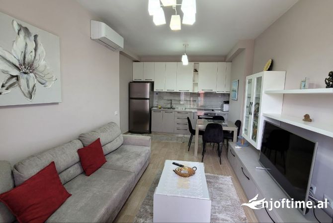 Shtepi me qera 2+1 ne Tirane - 650 Euro