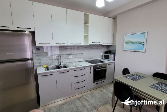 Shtepi me qera 2+1 ne Tirane - 650 Euro