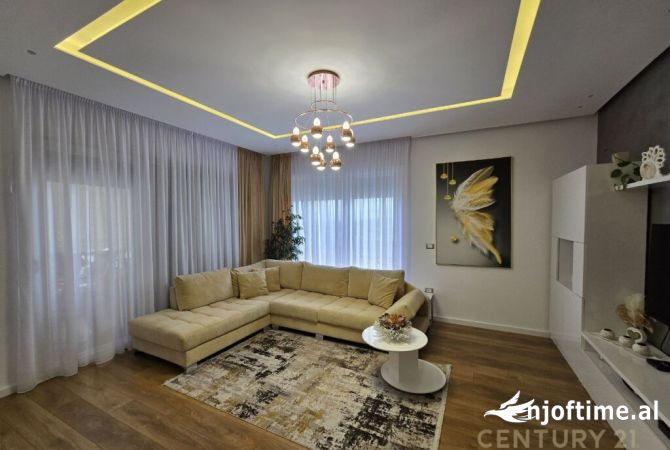 Shtepi ne shitje Apartament ne Tirane, 2+1, Mobilimi E mobiluar, Pagesa 310,000  Euro.