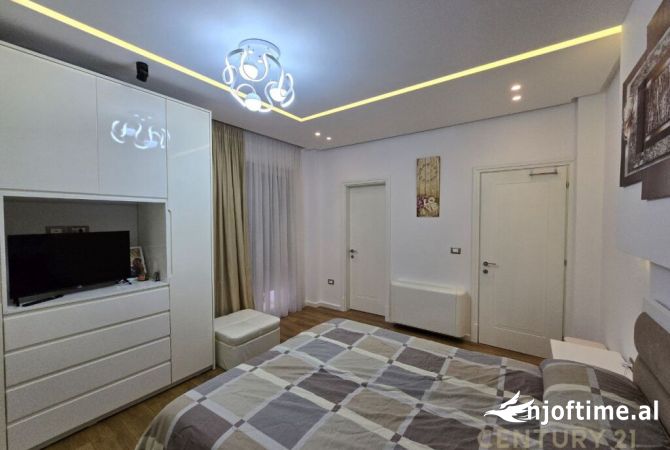 Shtepi ne shitje Apartament ne Tirane, 2+1, Mobilimi E mobiluar, Pagesa 310,000  Euro.