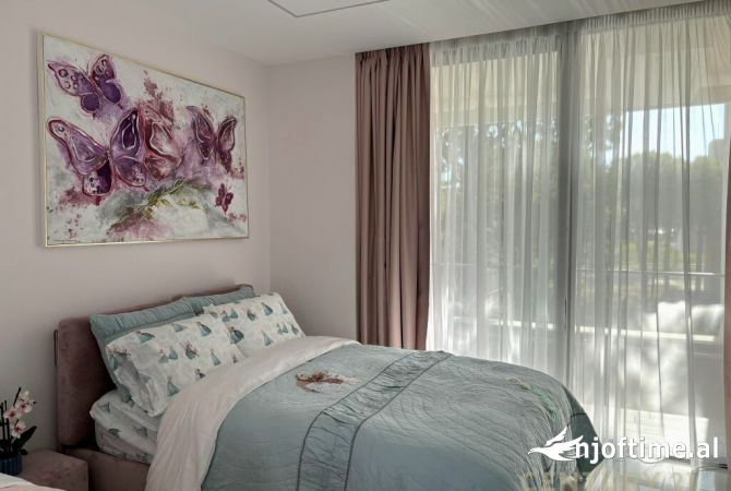 Shtepi ne shitje Apartament ne Durres, 4+1, Mobilimi E mobiluar, Pagesa 1,400,000  Euro.