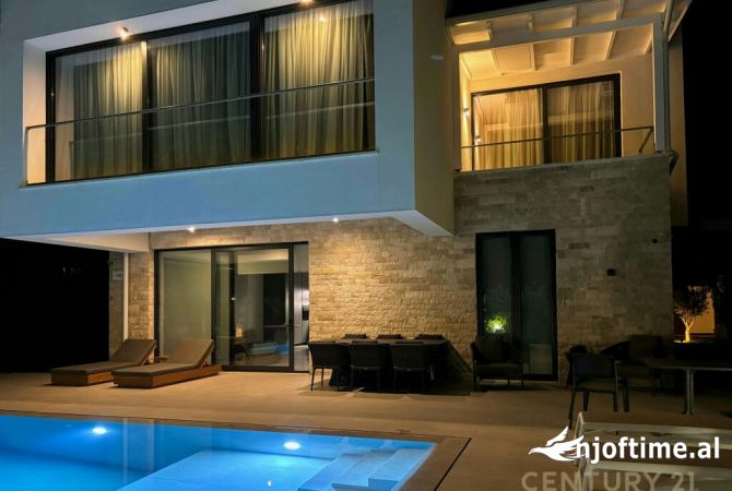 Shtepi ne shitje Apartament ne Durres, 4+1, Mobilimi E mobiluar, Pagesa 1,400,000  Euro.