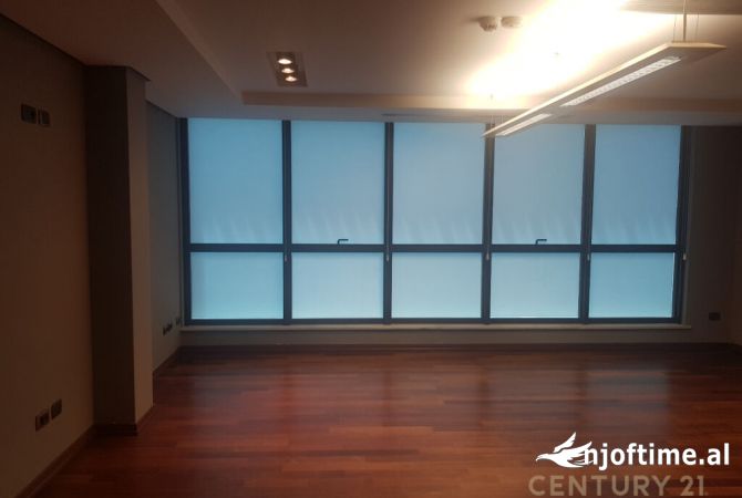 Ambient biznesi me qera 3+1 ne Tirane - 850 Euro